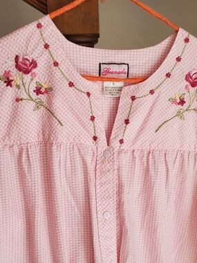 Vintage Granada Pink Embroidered Cotton Nightgown gingham seersucker snap Robe